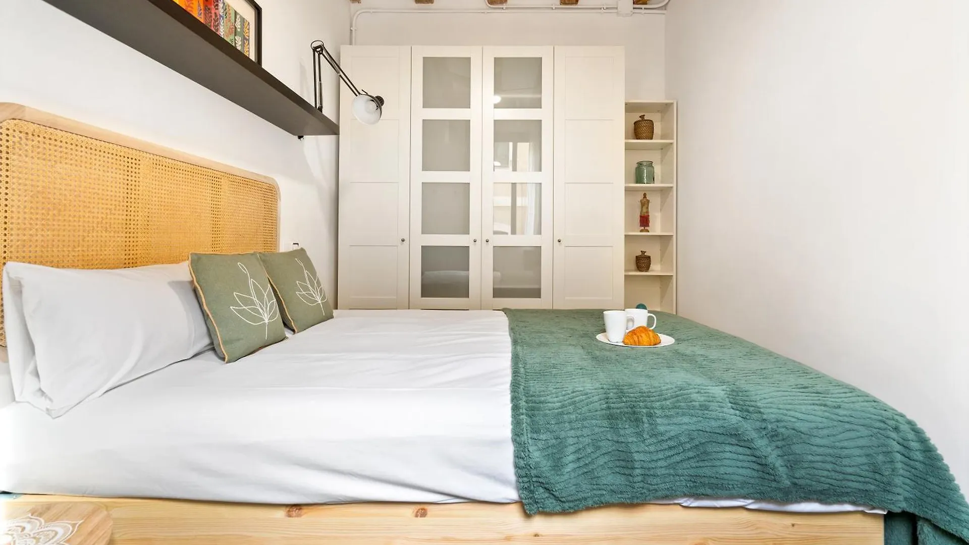 Lodging Apartments Almirall Beach 22 Barcelona Spain