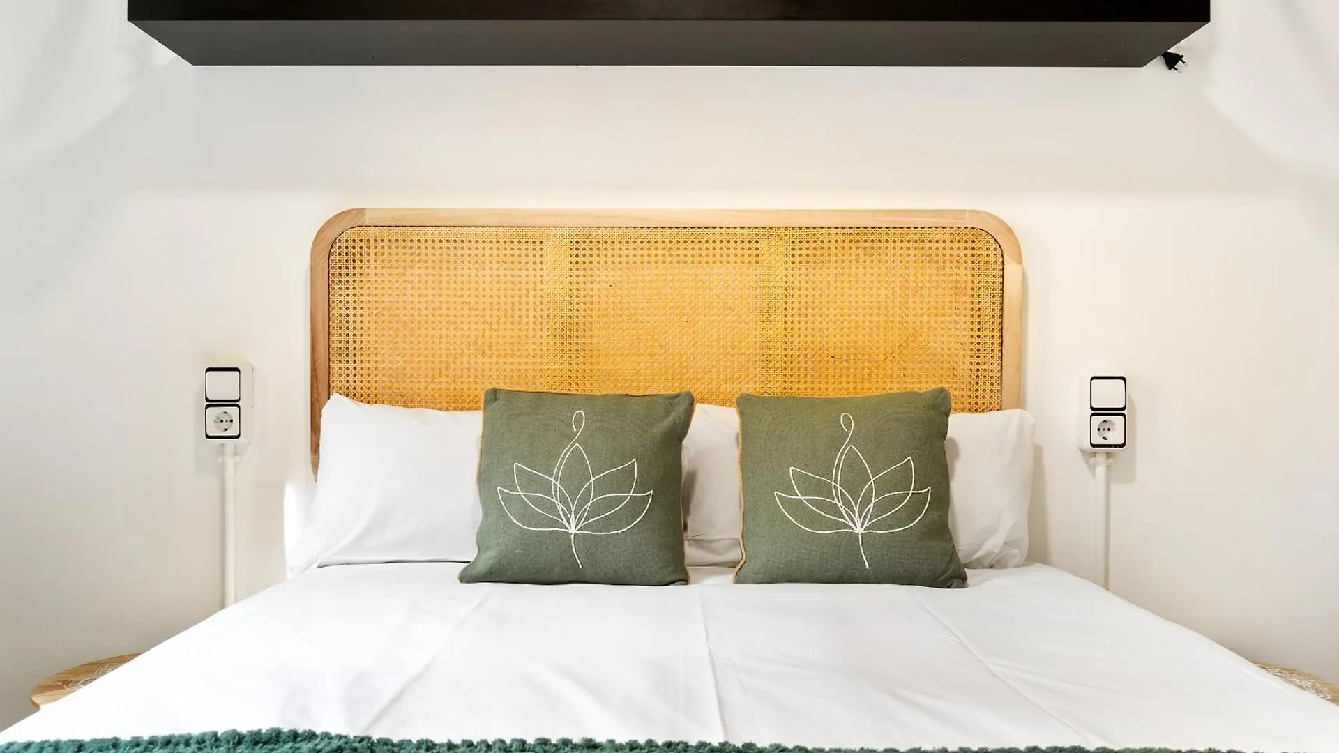 Lodging Apartments Almirall Beach 22 Barcelona Spain